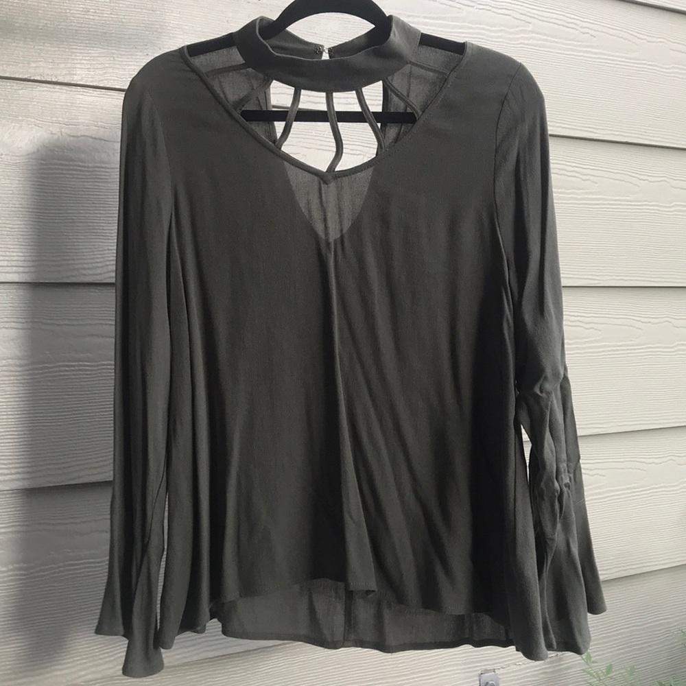“Entro” boutique top, olive color, size small